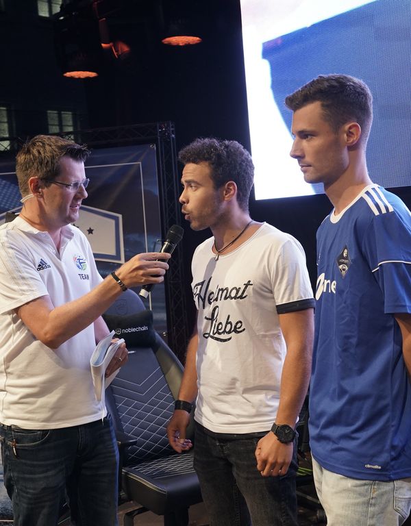 eFootball: Halbfinale & Finale